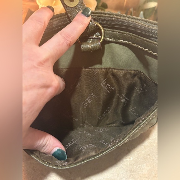 B. O. C. Clover hill crossbody bag and wristlet. - Picture 6 of 16